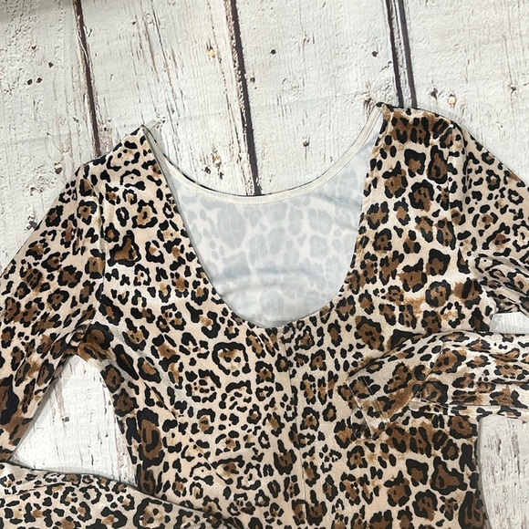 Women’s Stretch Animal Print Velvet Long Sleeves Jumpsuit - Picture 9 of 10